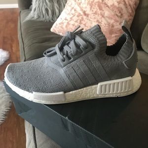Adidas nmd grey woman